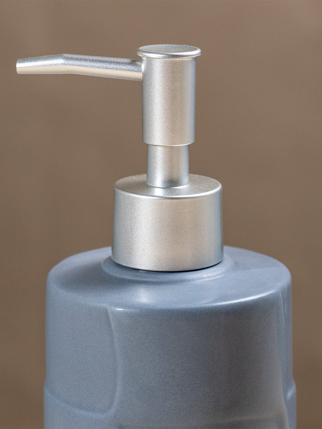 Matte Grey Textured Ceramic Soap Dispenser - The Golden Theory