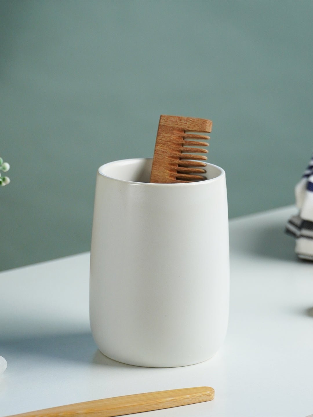 Matte White Ceramic with Bamboo Bathroom Set – 4 Secondary image