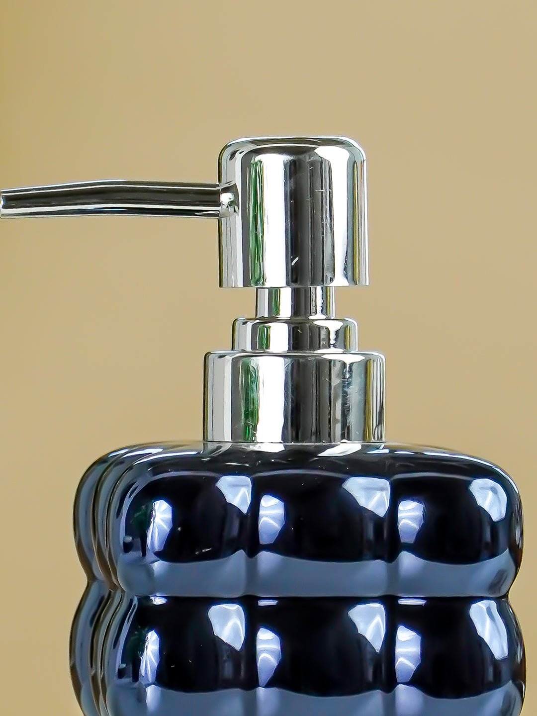 Metallic Blue Glossy Cloud-Inspired Ceramic Soap Dispenser - The Golden Theory