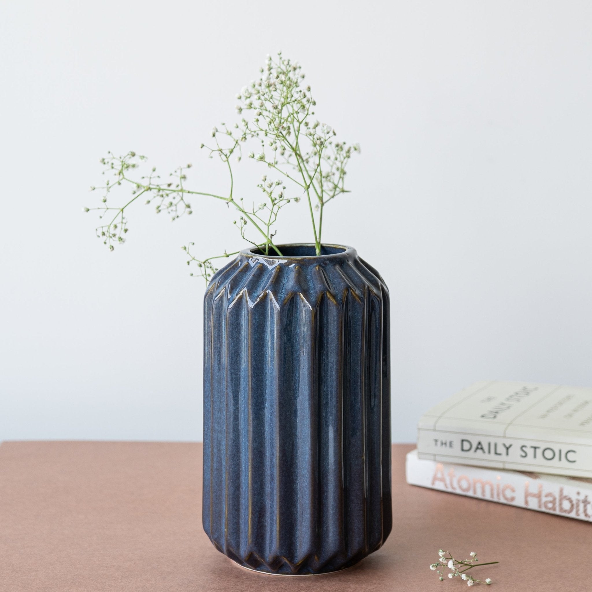 Midnight Accent Ceramic Flower Vase - The Golden Theory Main image