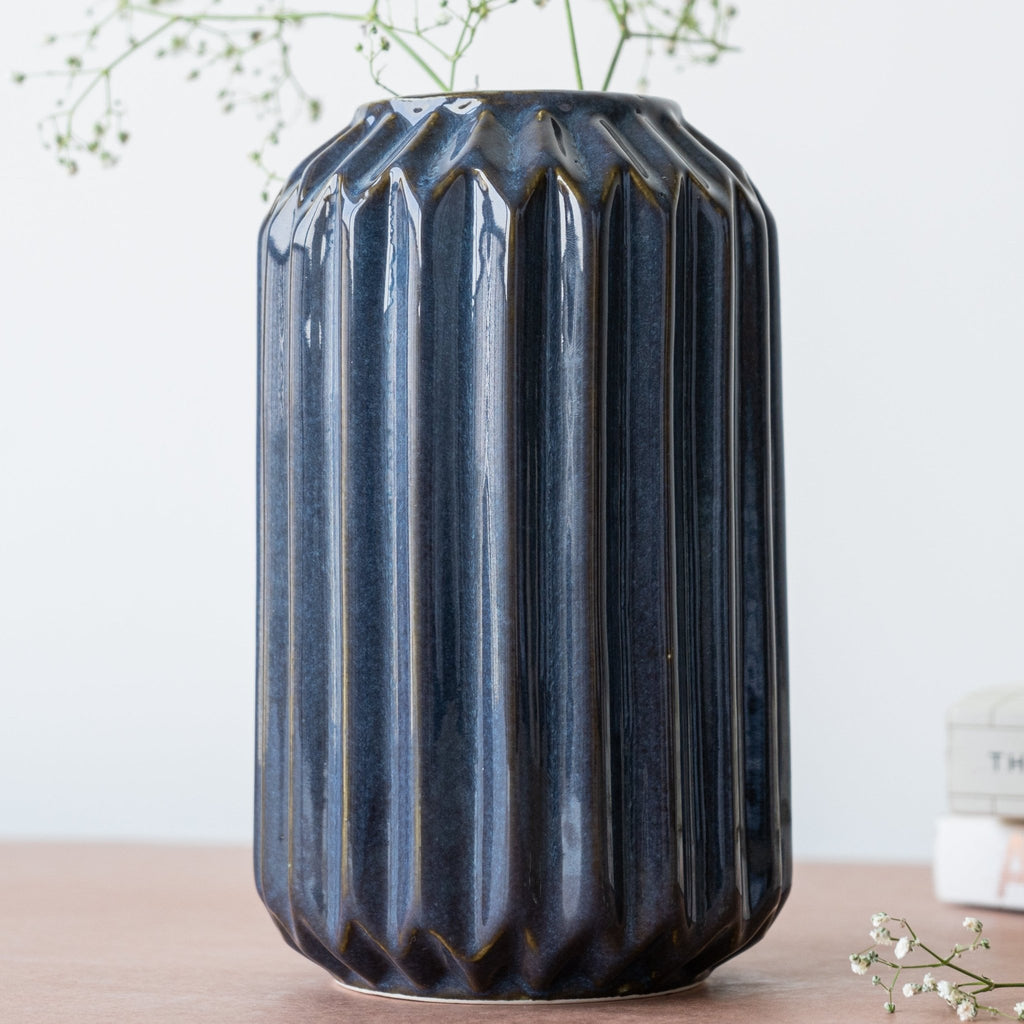 Midnight Accent Ceramic Flower Vase - The Golden Theory