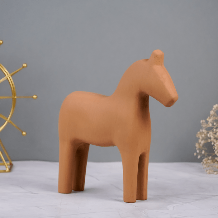 Minimalist Resin Horse Statue - Natural Finish - The Golden Theory