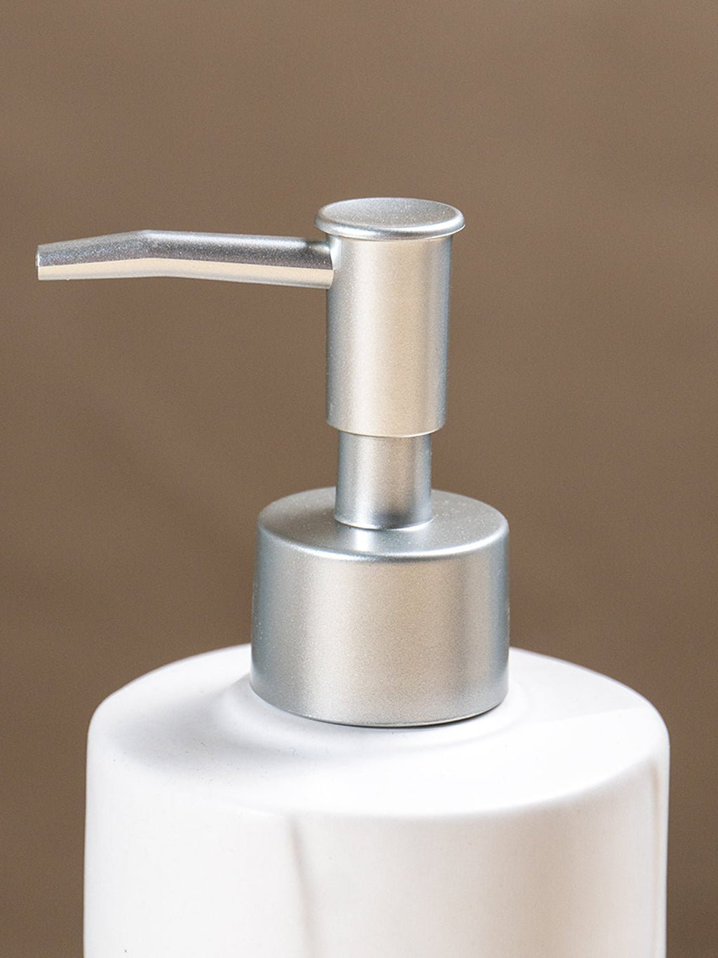 Minimalist White Ceramic Soap Dispenser - The Golden Theory