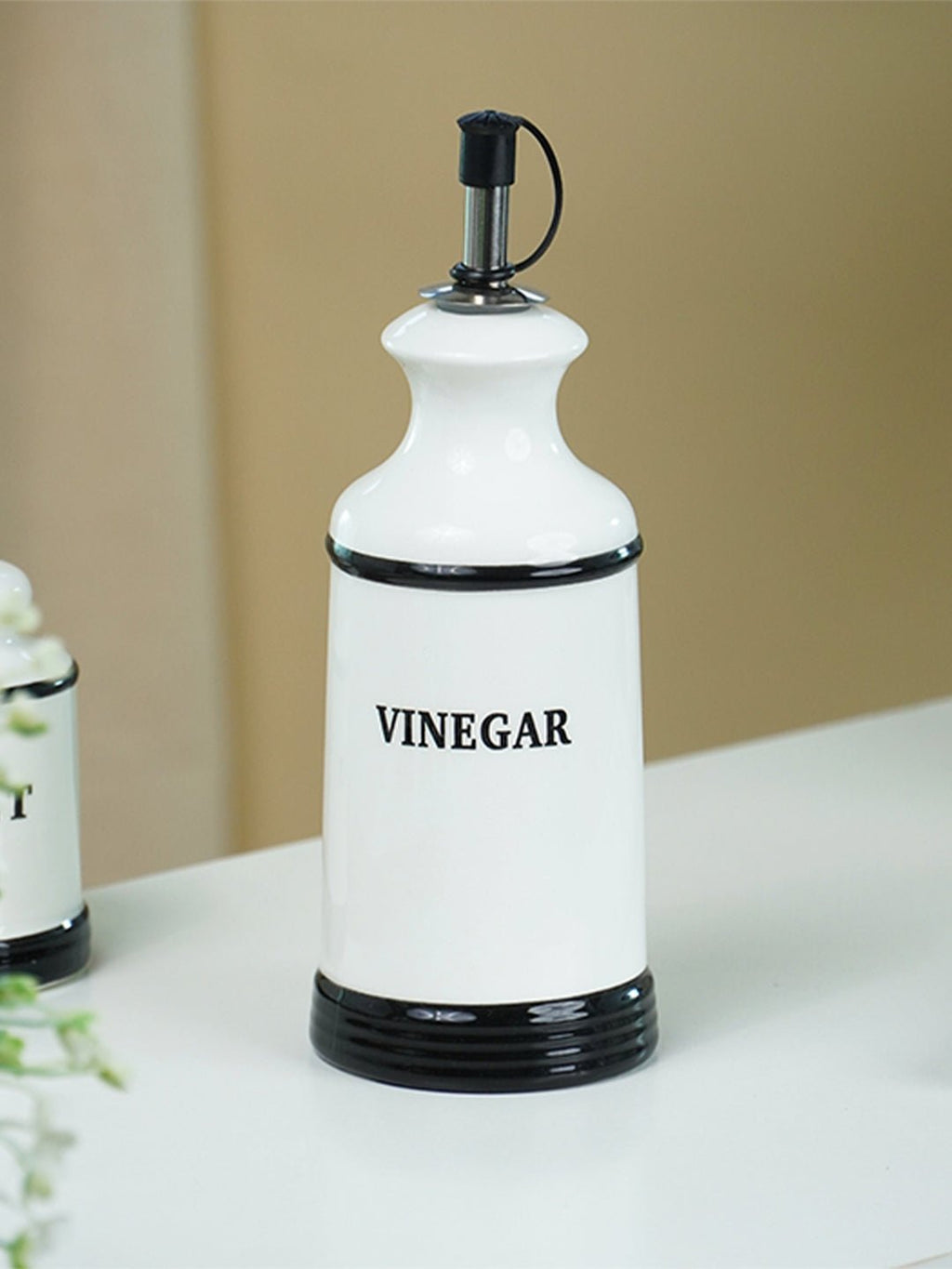 Minimalist White Cruet Set – 4-Piece Oil, Vinegar, Salt & Pepper - The Golden Theory