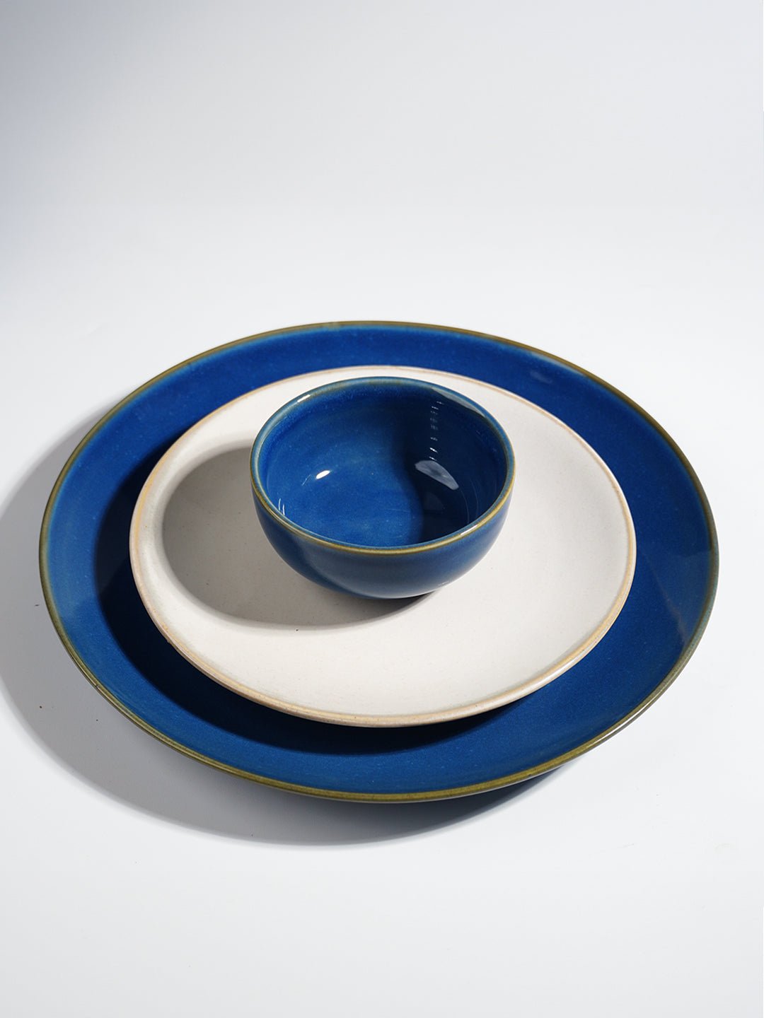 Modern Blue & White Ceramic Dinner Set of 25 Secondary image