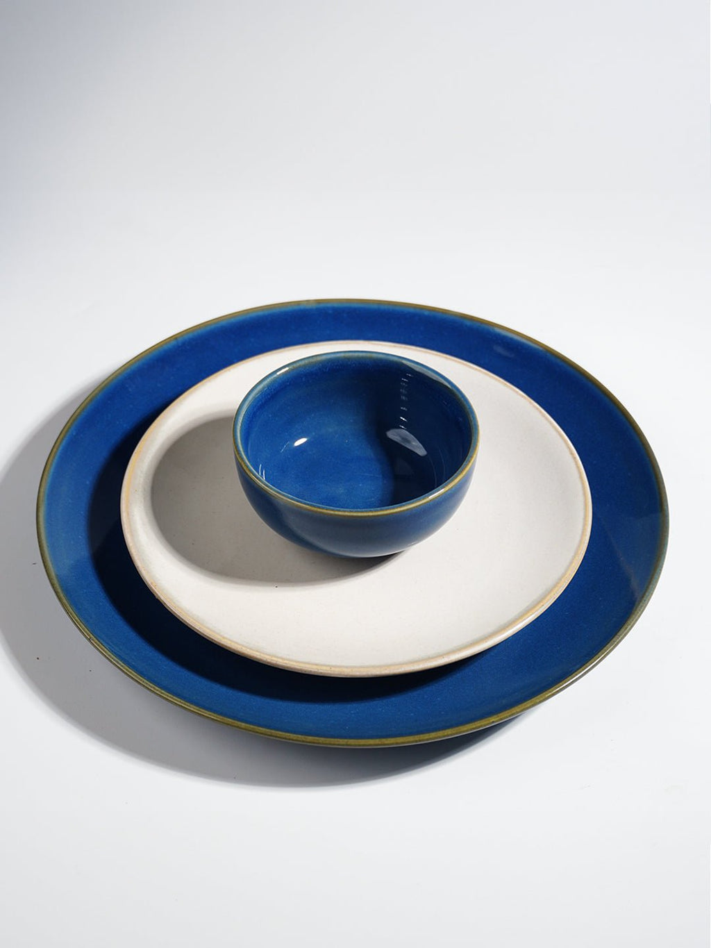 Modern Blue & White Ceramic Dinner Set of 25 - The Golden Theory