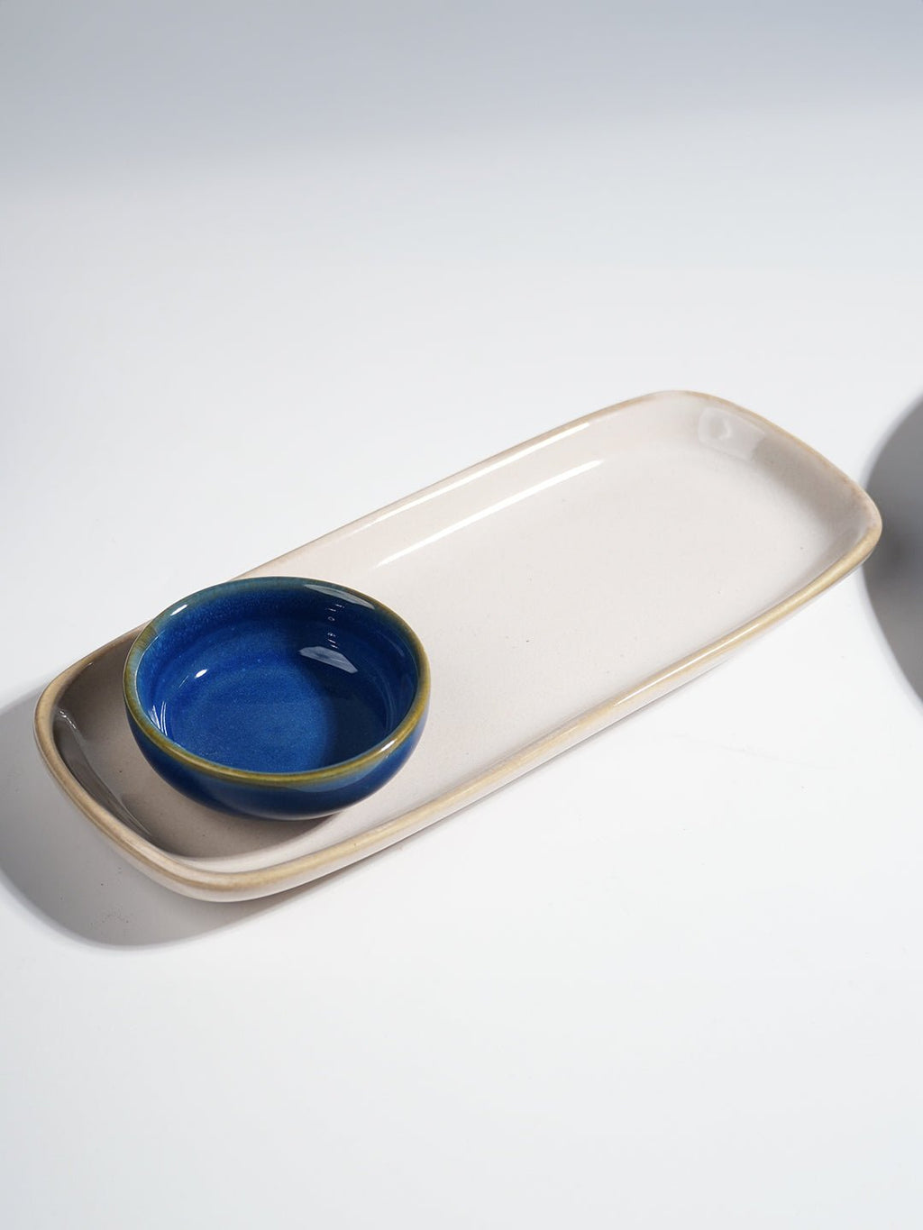 Modern Blue & White Ceramic Platter with 2 Chutney Bowls - The Golden Theory