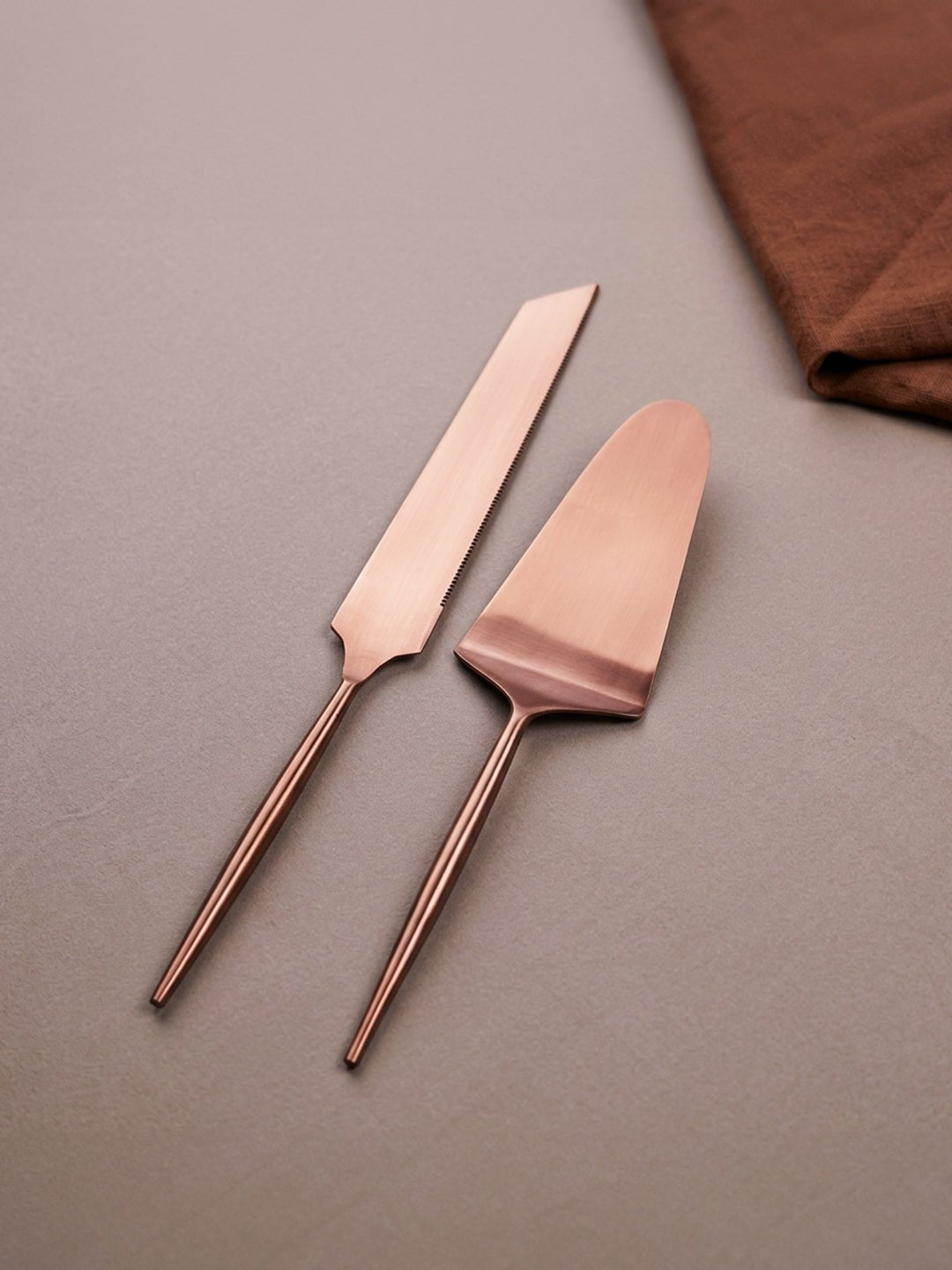 Modern Rose Gold Cake Server Set of 2 - The Golden Theory Main image