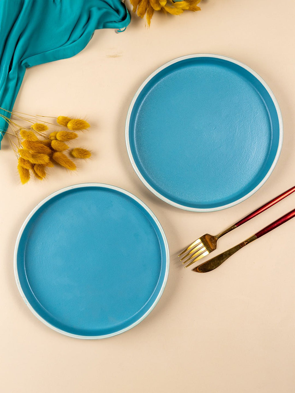 Modern Round Side Plate with Contrast Rim - The Golden Theory