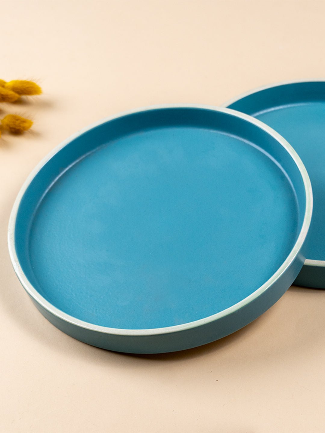 Modern Round Side Plate with Contrast Rim - The Golden Theory