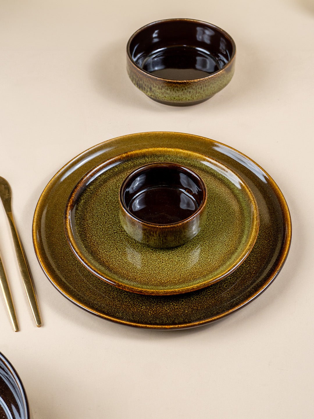 Modern Rustic Green Ceramic Dinner Set of 22 Piece Secondary image