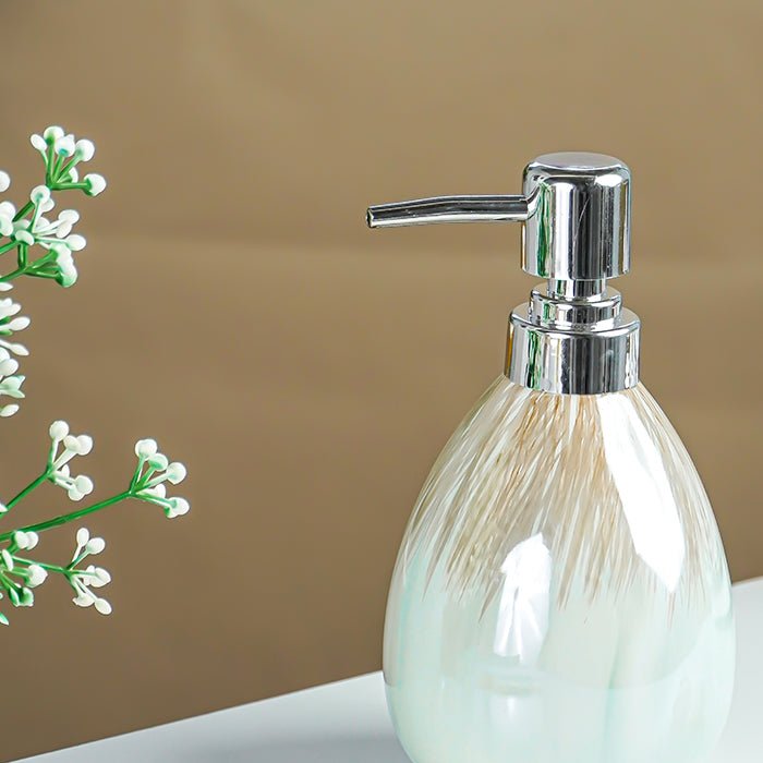 Pearlescent White and Gold Drip Ceramic Soap Dispenser - The Golden Theory