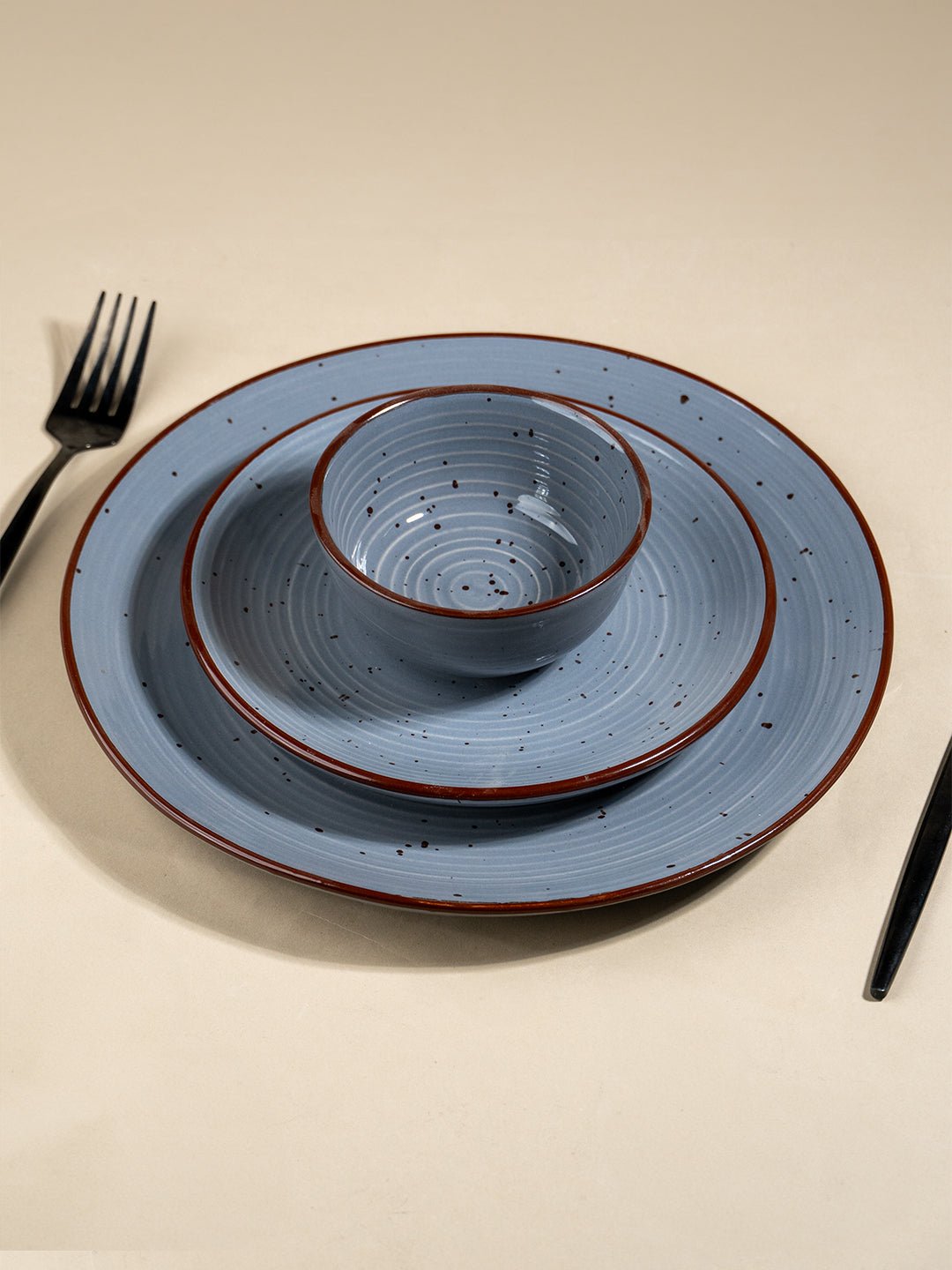 Pebble Grey Ceramic Dinner Set (Set of 18) - The Golden Theory