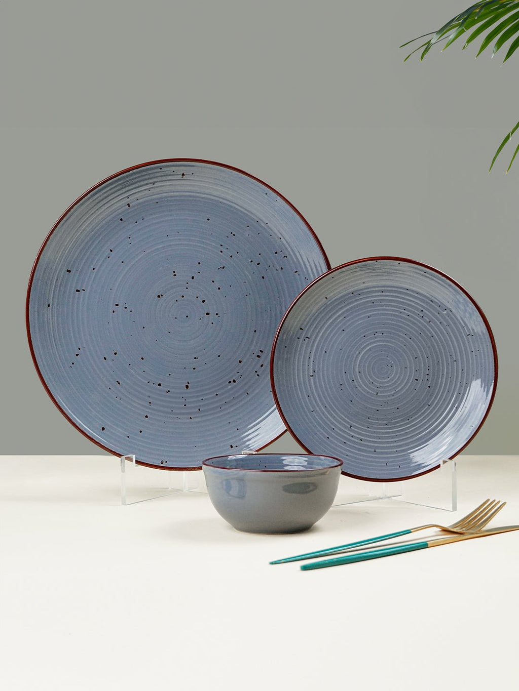 Pebble Grey Ceramic Dinner Set (Set of 18) - The Golden Theory