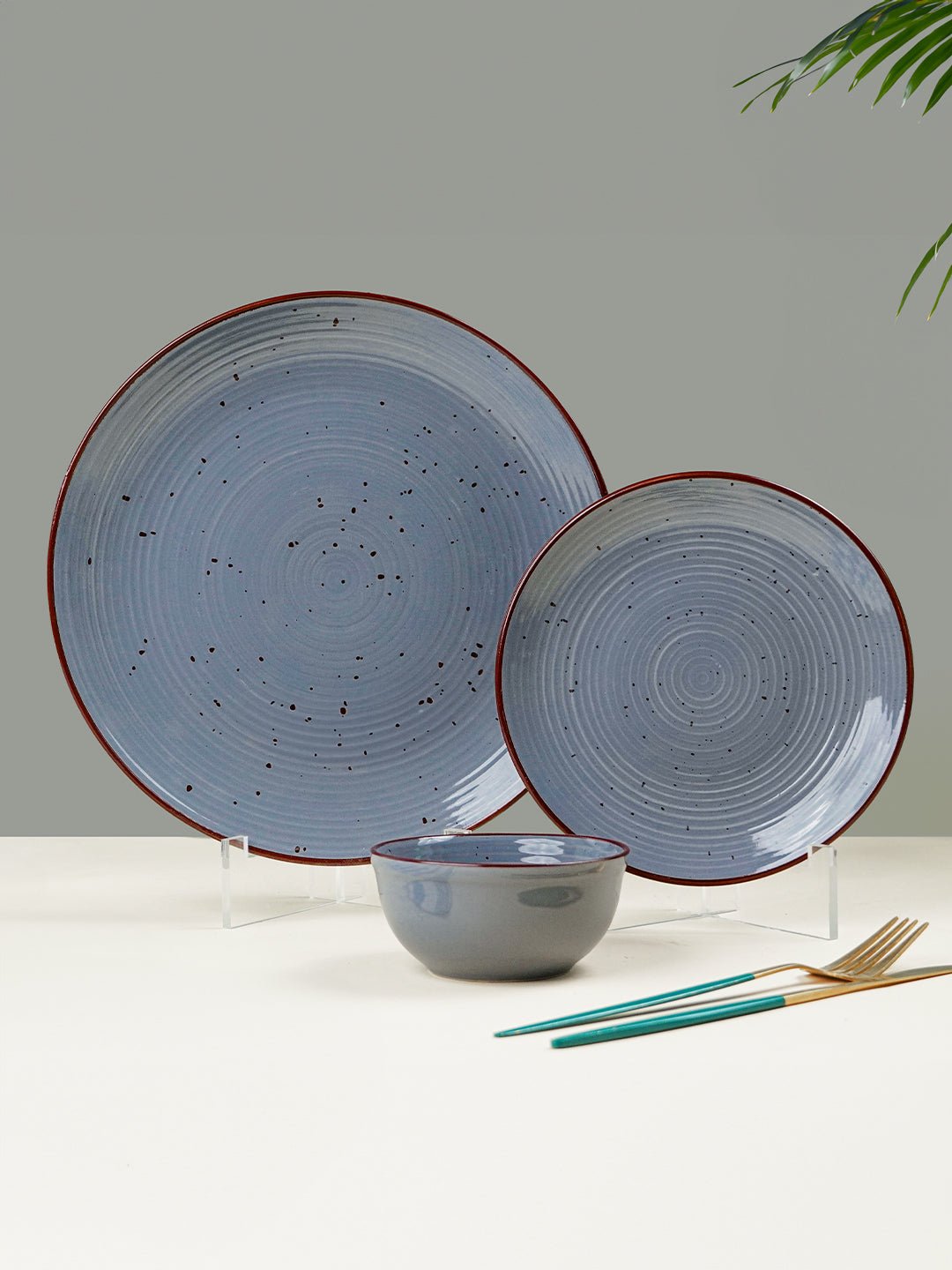 Pebble Grey Ceramic Dinner Set (Set of 18) - The Golden Theory