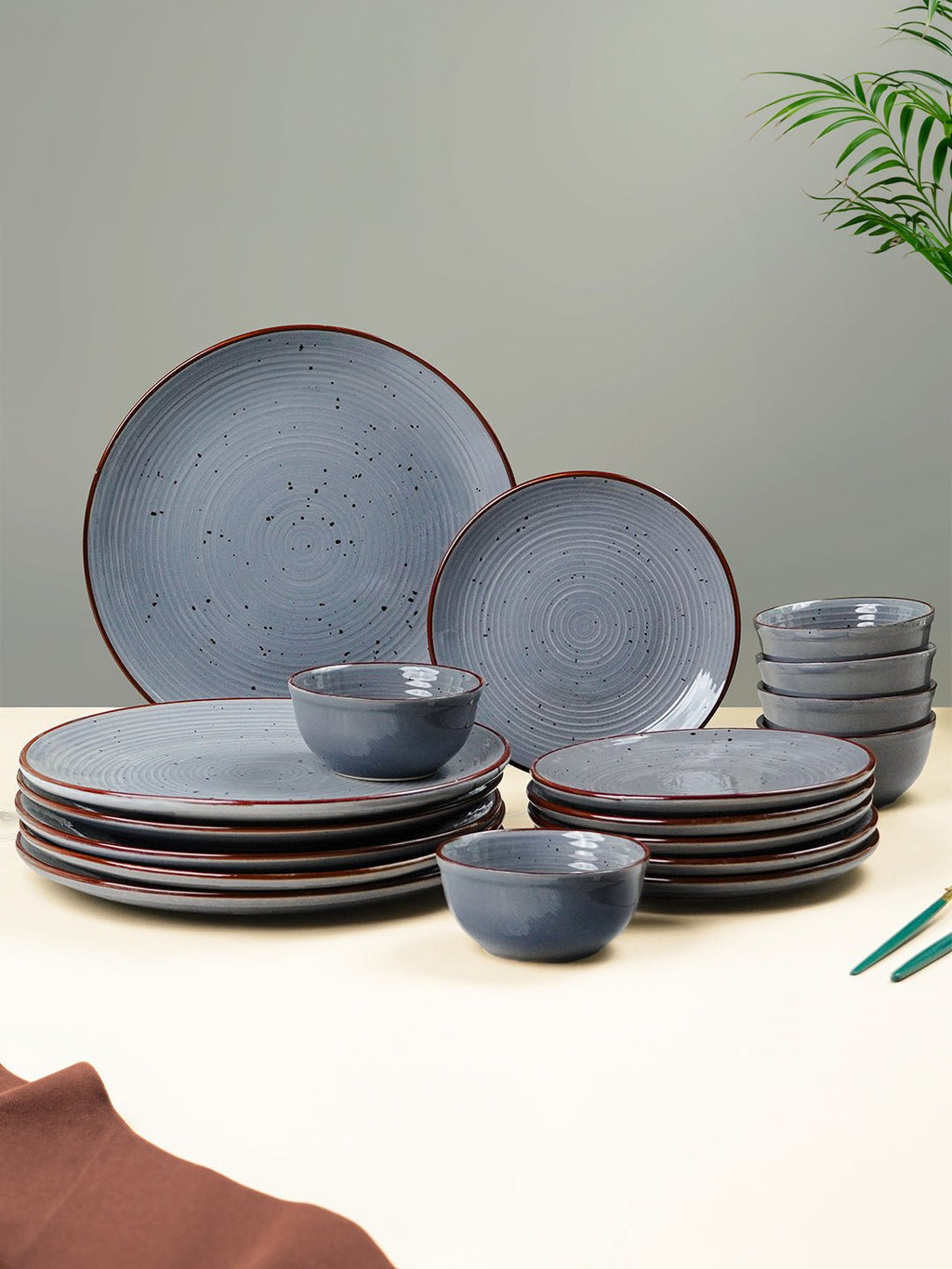Pebble Grey Ceramic Dinner Set (Set of 18) - The Golden Theory