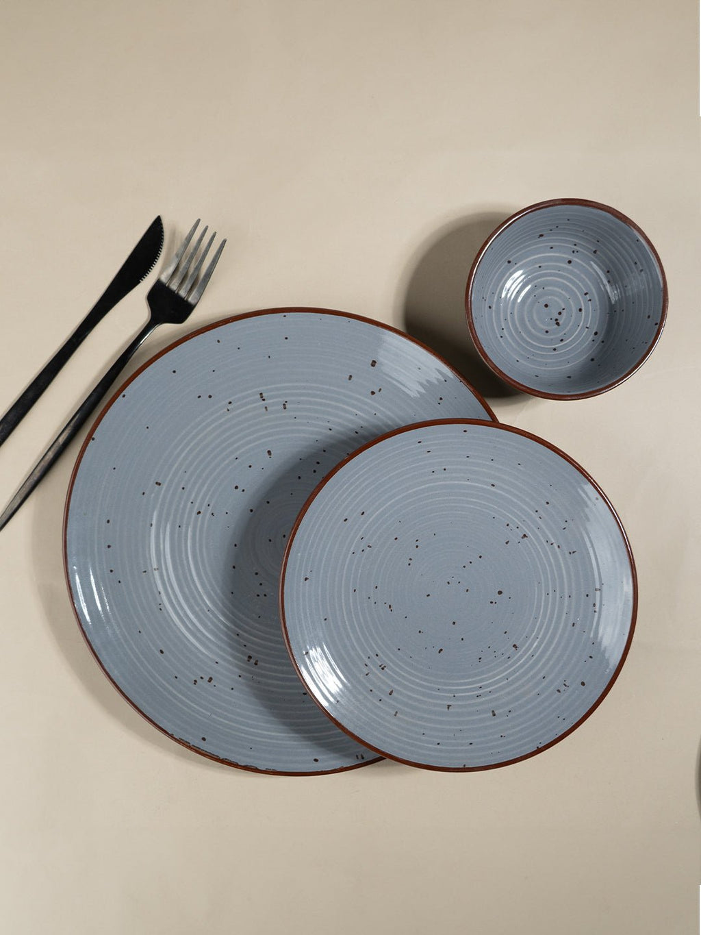 Pebble Grey Ceramic Dinner Set (Set of 18) - The Golden Theory