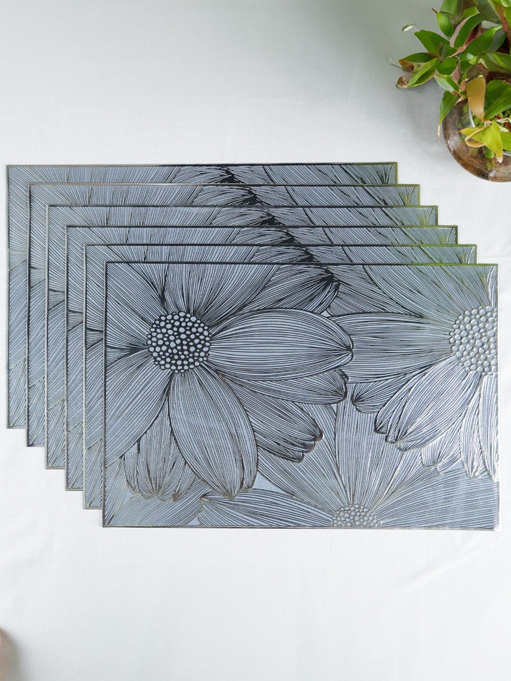 Petal Large Table Protector Mats | Set of 2,6 - The Golden Theory