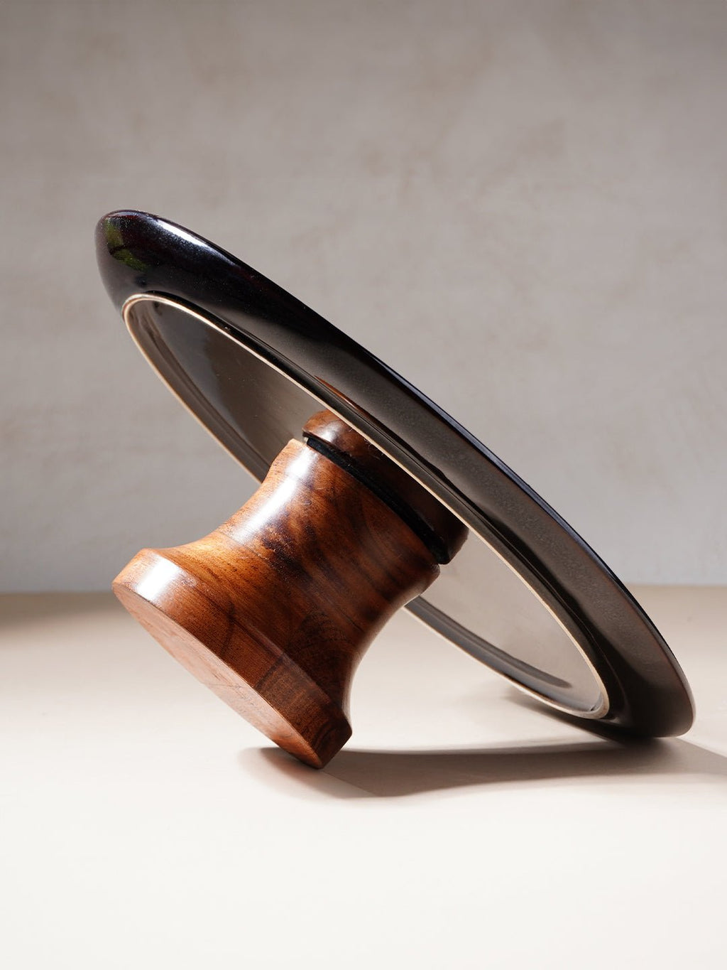 Premium Ceramic Cake Stand with Elevated Stand - The Golden Theory