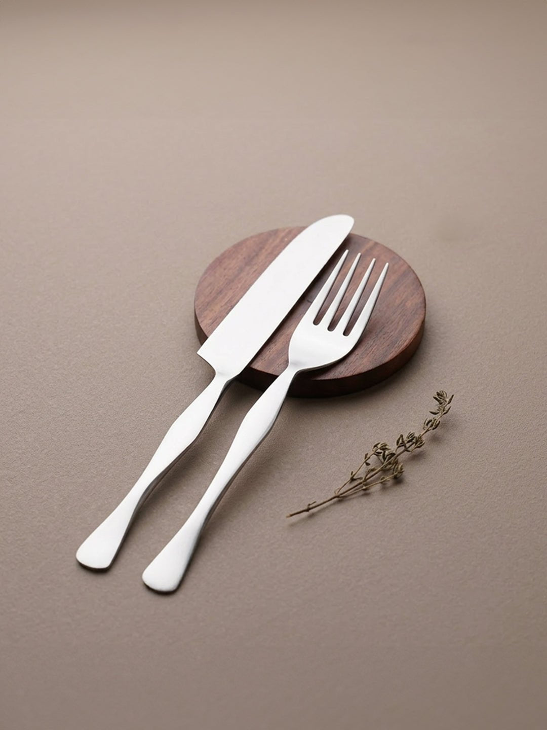 Premium Nickel-Plated Stainless Steel Cutlery Set of 4 - The Golden Theory