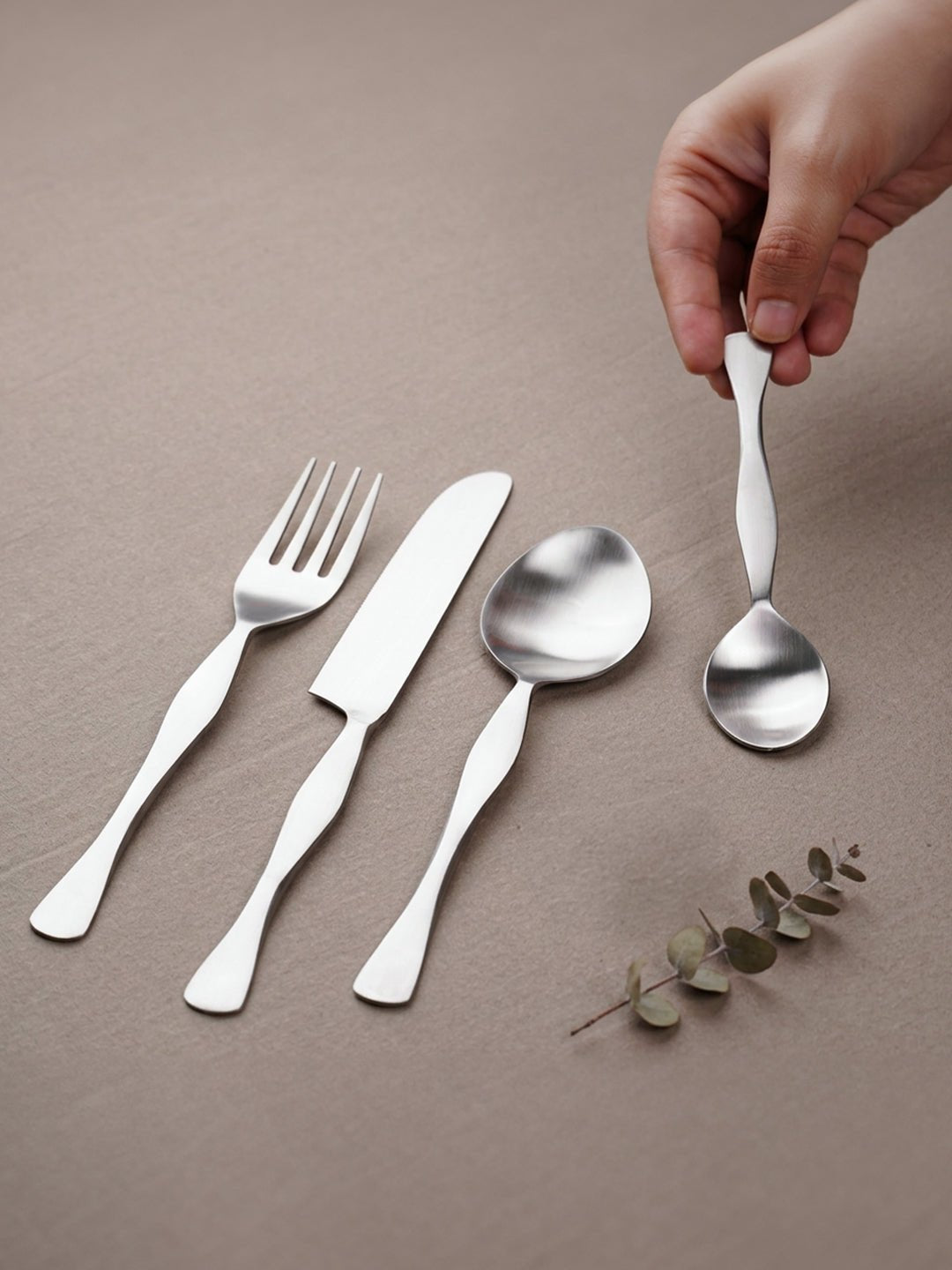 Premium Nickel-Plated Stainless Steel Cutlery Set of 4 - The Golden Theory