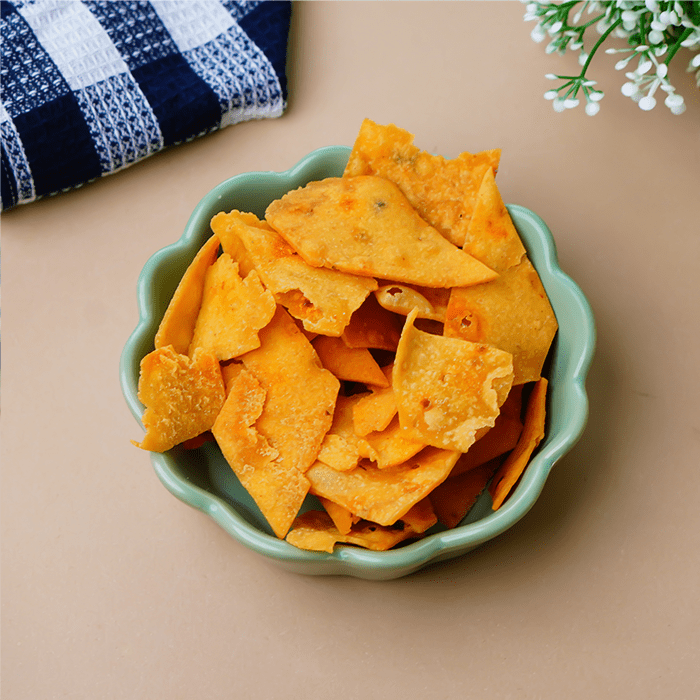 Sage Green Ceramic Bowl with Scalloped Edges - Small Secondary image
