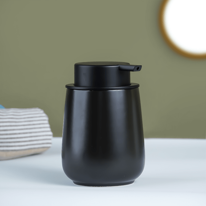 Sleek Black Soap Dispenser with Black Lid - The Golden Theory