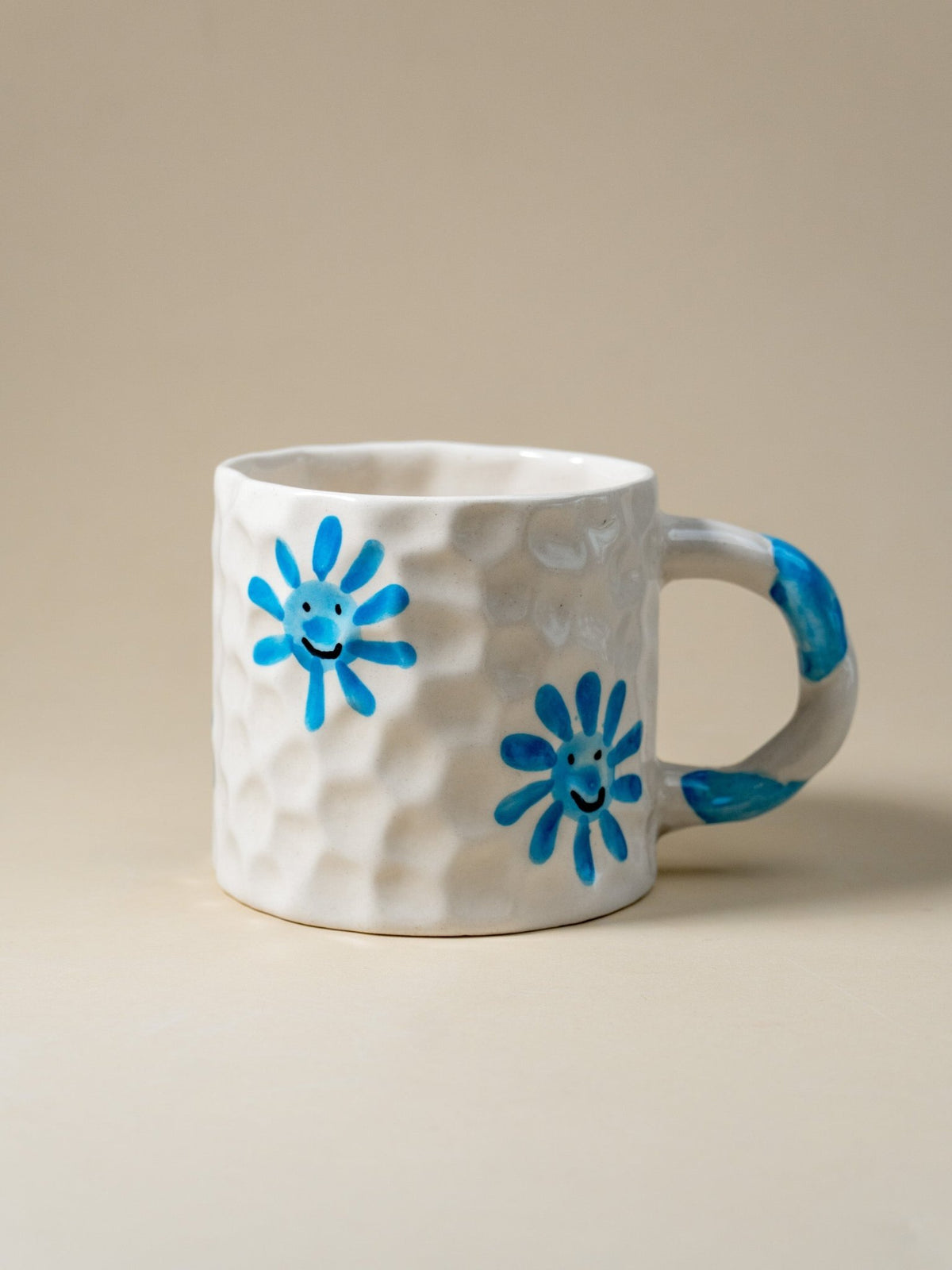 Smiley Daisy Hand-Painted Textured Mug – Blue - The Golden Theory Main image