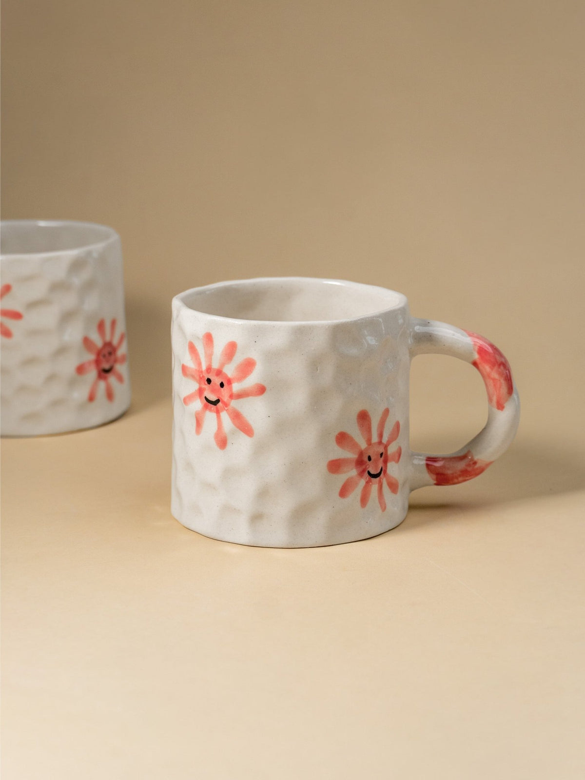 Smiley Daisy Hand-Painted Textured Mug - Pink - The Golden Theory