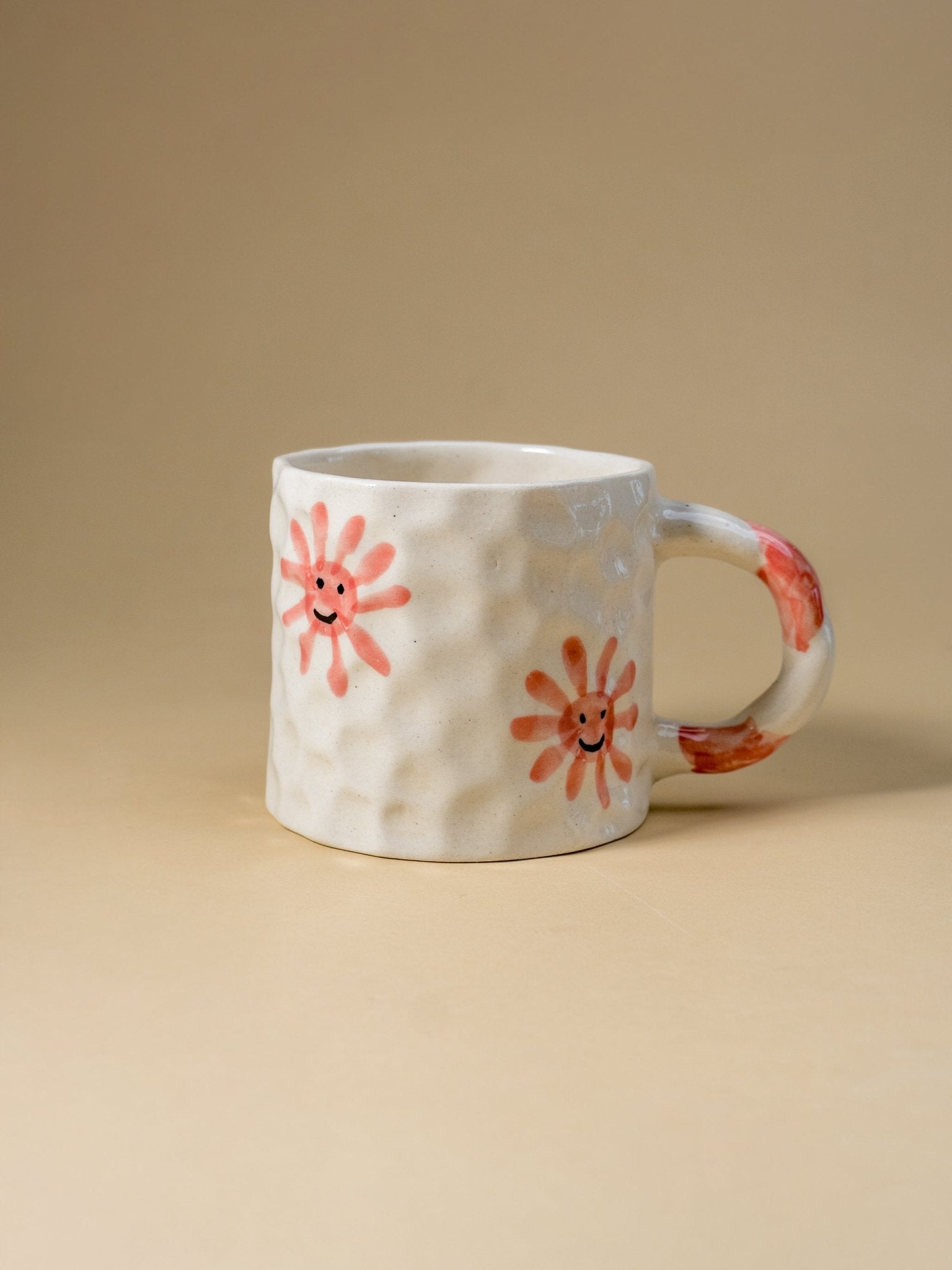 Smiley Daisy Hand-Painted Textured Mug - Pink - The Golden Theory Main image