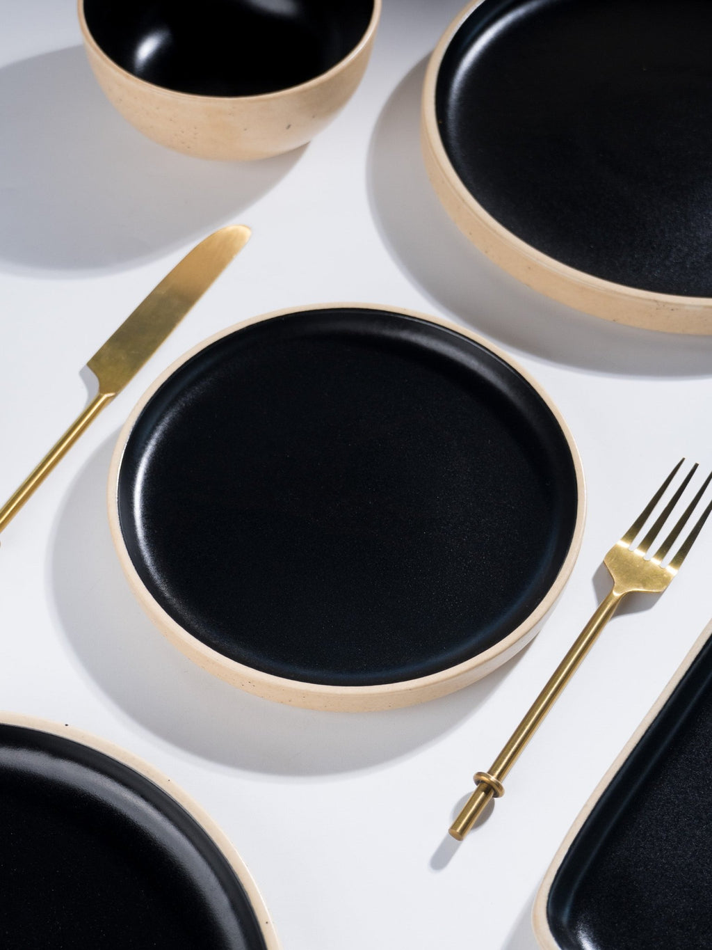 Speckled Beige & Black Ceramic Dinner Set – Set of 22 - The Golden Theory