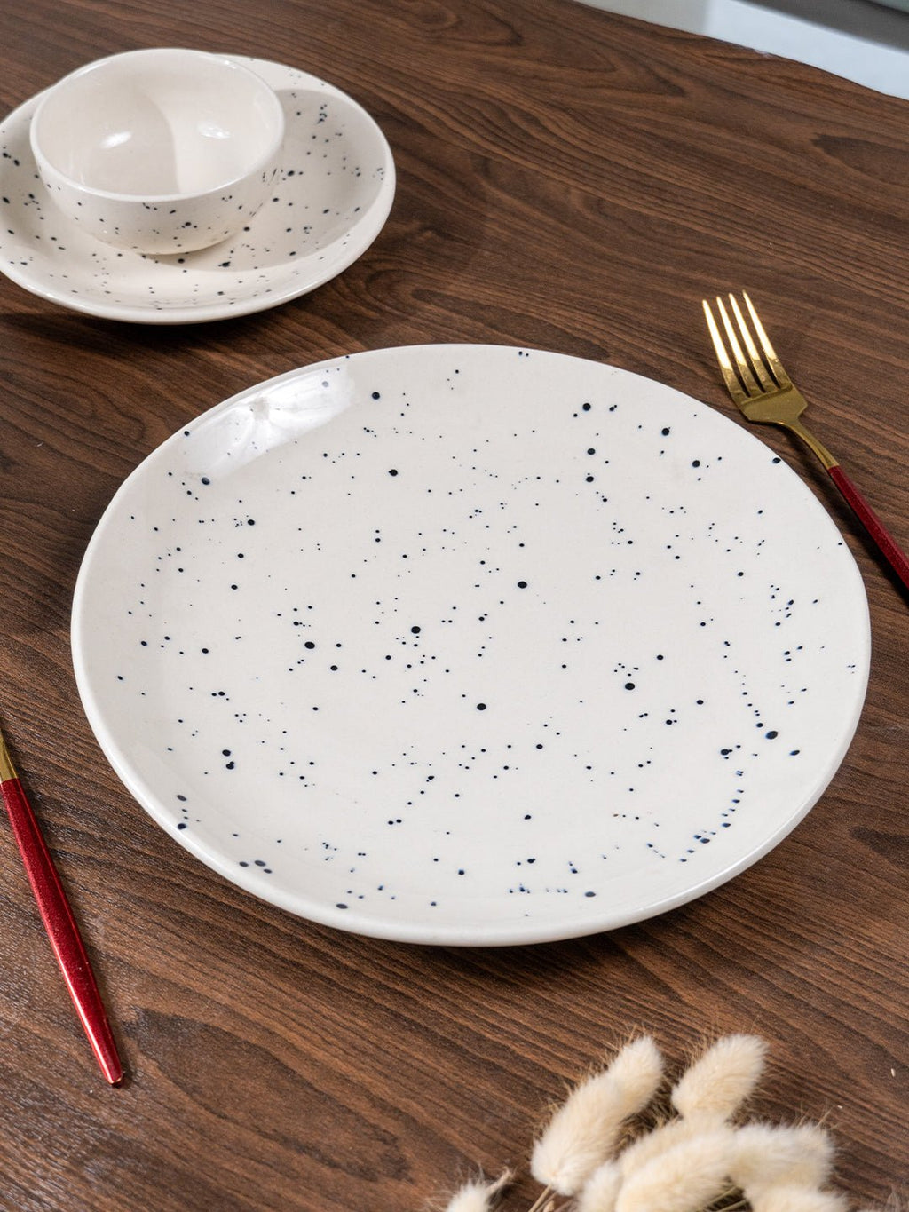 Speckled White Minimalist Ceramic Dinner Plate - The Golden Theory