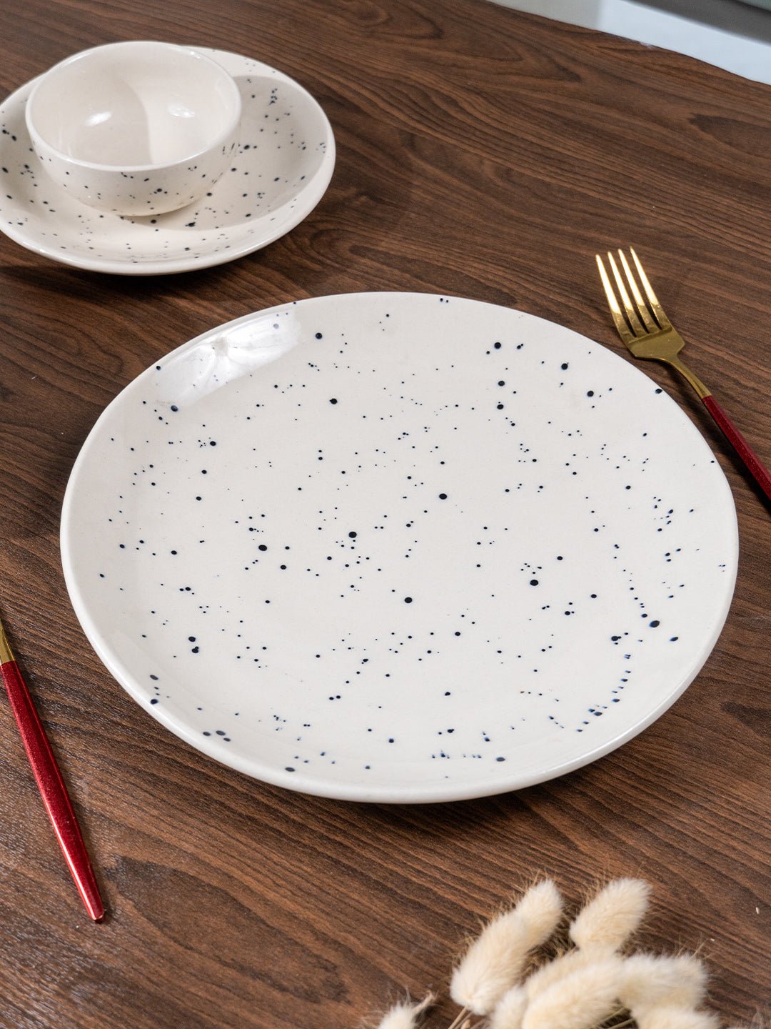 Speckled White Minimalist Ceramic Dinner Plate - The Golden Theory