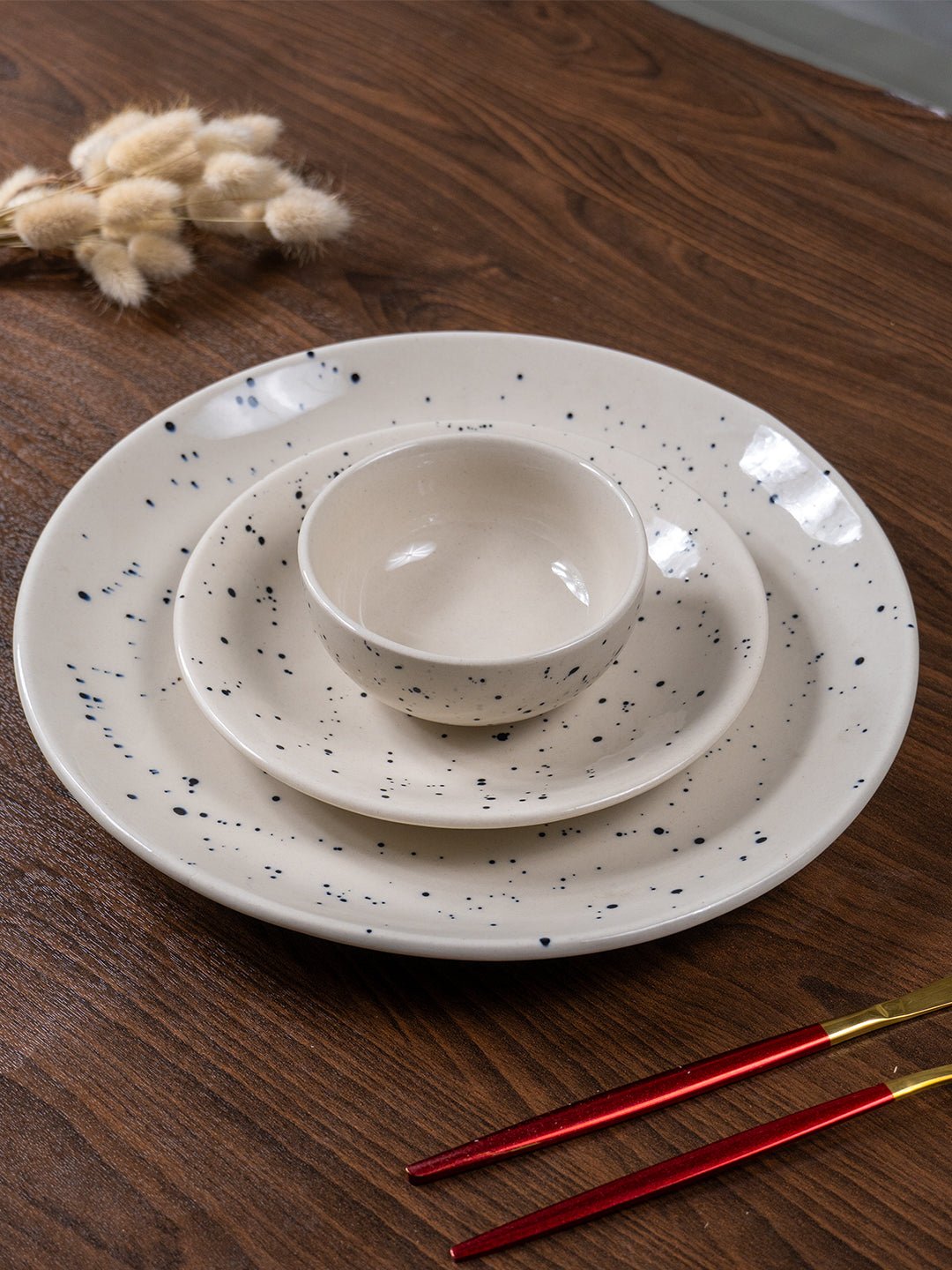 Speckled White Minimalist Ceramic Dinner Set of 20 - The Golden Theory