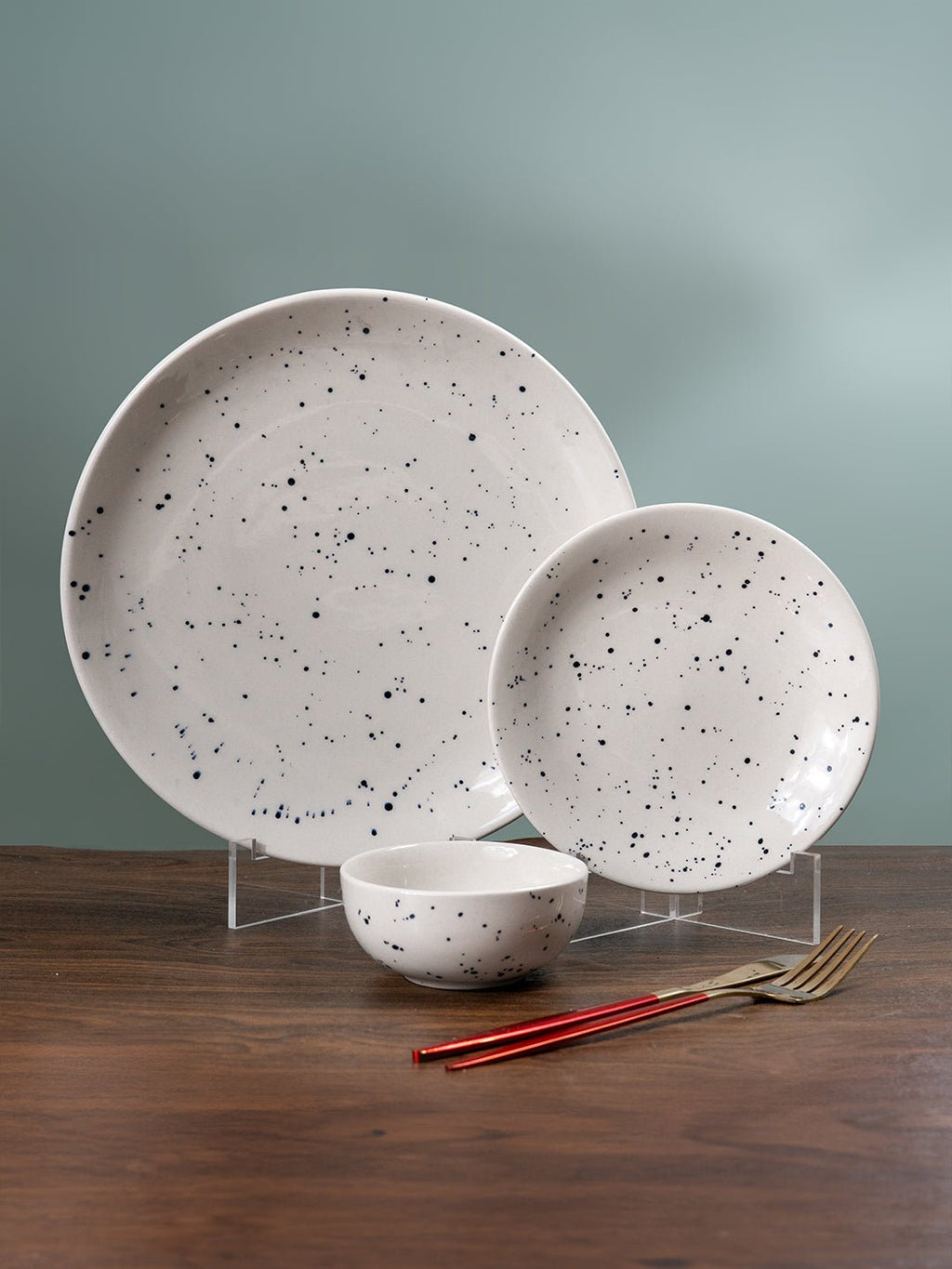 Speckled White Minimalist Ceramic Dinner Set of 20 - The Golden Theory