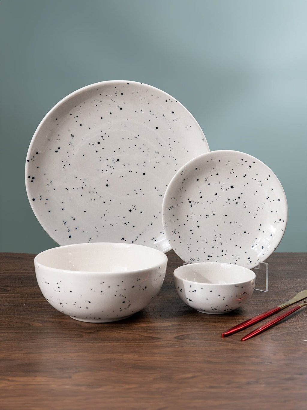 Speckled White Minimalist Ceramic Dinner Set of 20 - The Golden Theory