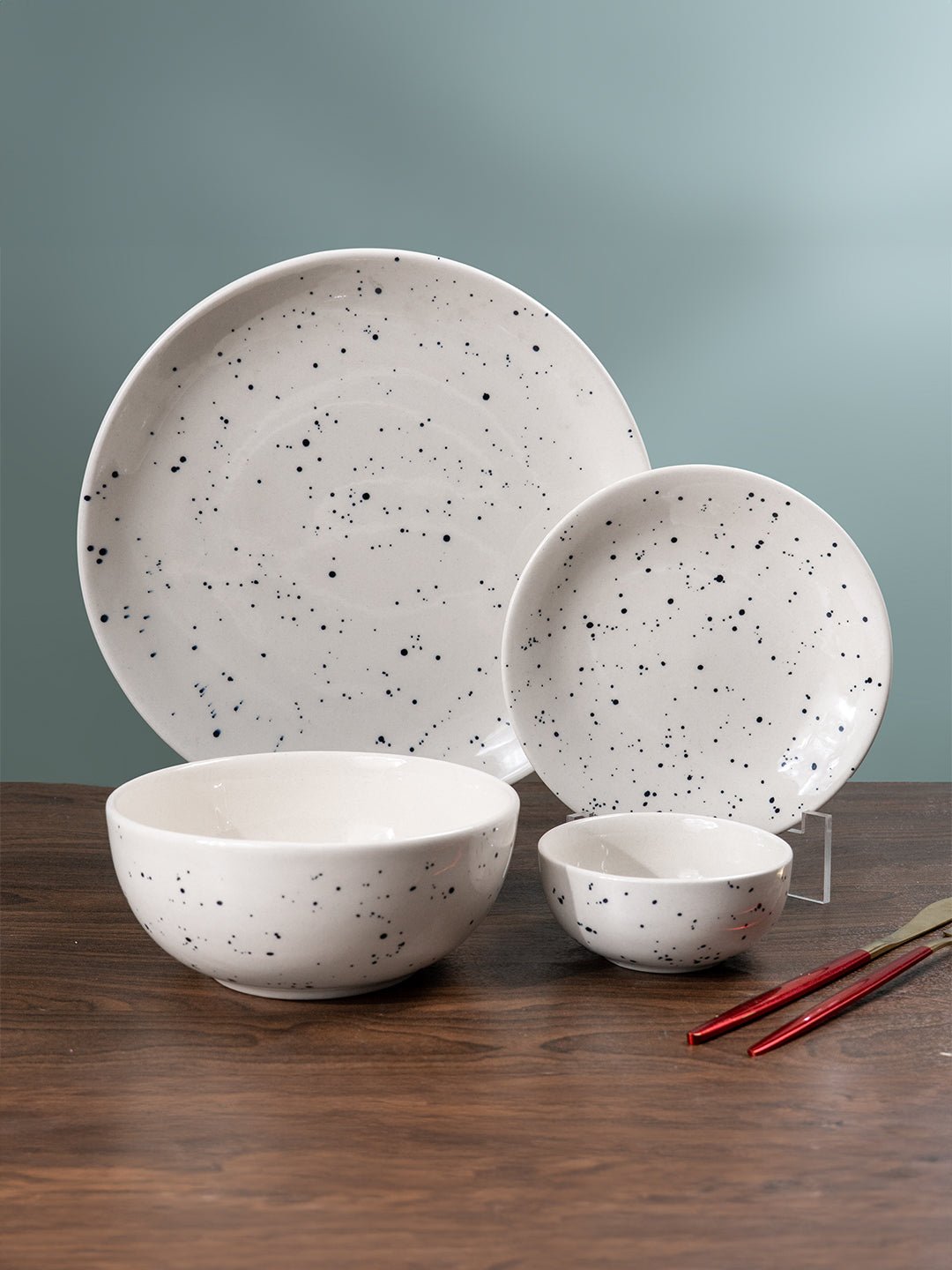 Speckled White Minimalist Ceramic Dinner Set of 20 - The Golden Theory