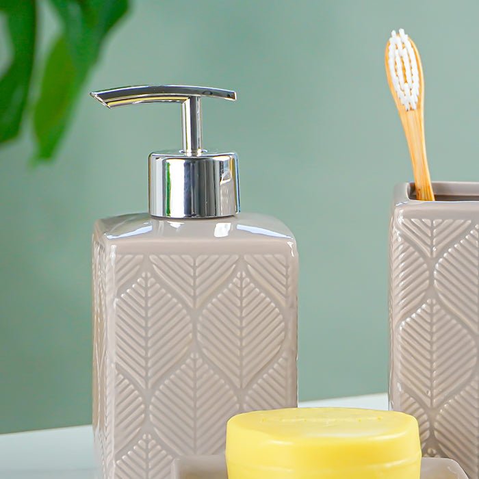 Taupe Leaf-Patterned Ceramic Bathroom Set of 3 - The Golden Theory
