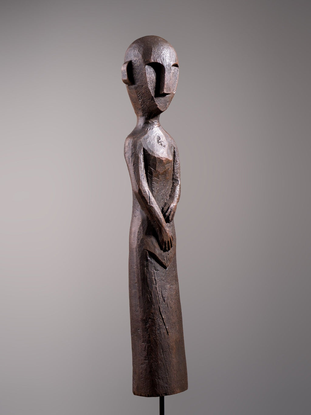 Tribal Ancestor Figure Sculpture – Crossed Arms Pose - The Golden Theory
