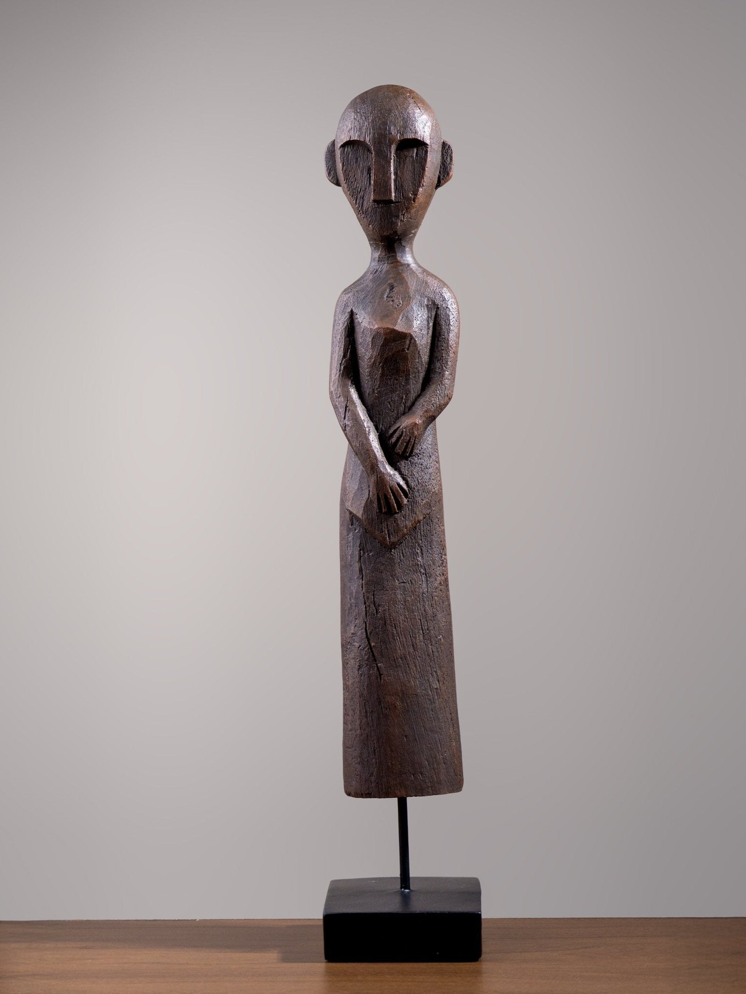 Tribal Ancestor Figure Sculpture – Crossed Arms Pose - The Golden Theory Main image