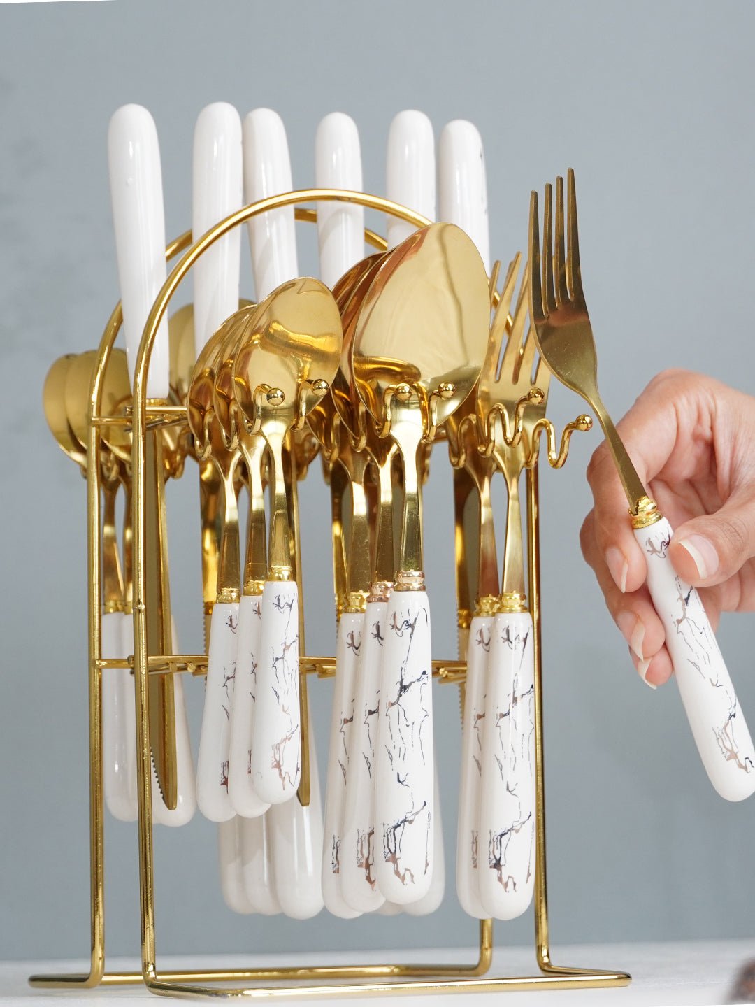 White and Gold Stainless Steel Cutlery Set of 24 - The Golden Theory