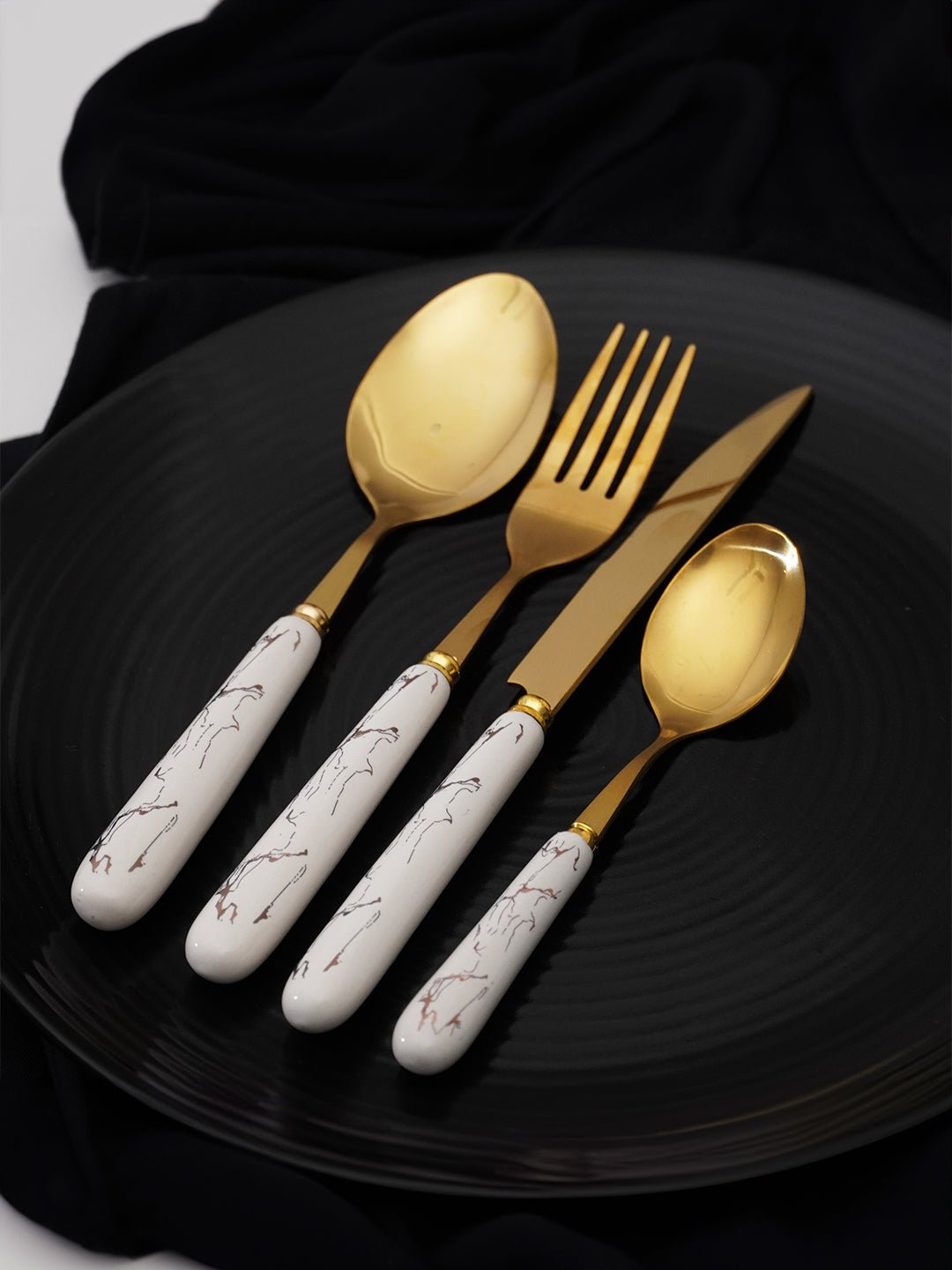 White and Gold Stainless Steel Cutlery Set of 24 Secondary image