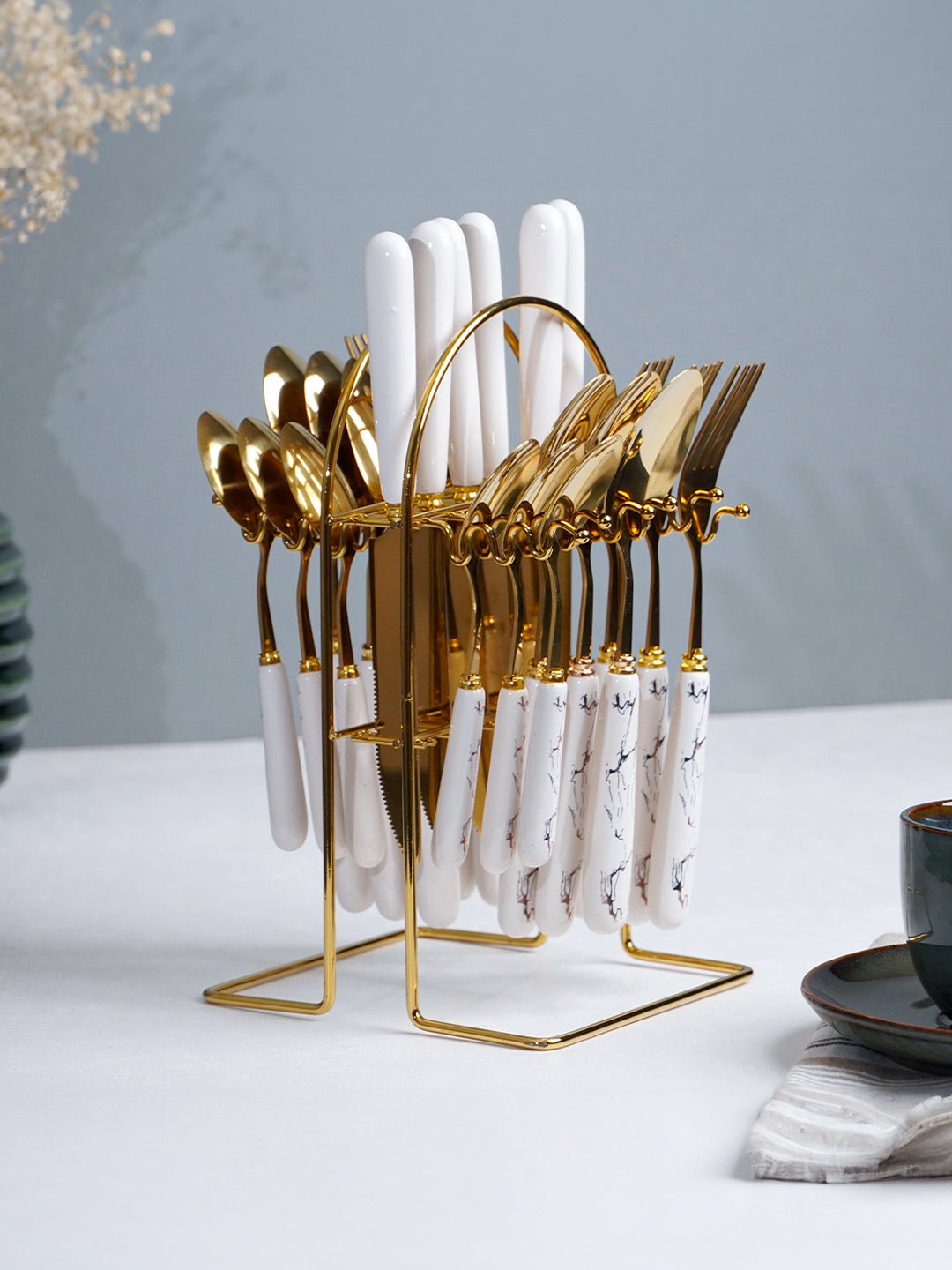 White and Gold Stainless Steel Cutlery Set of 24 - The Golden Theory