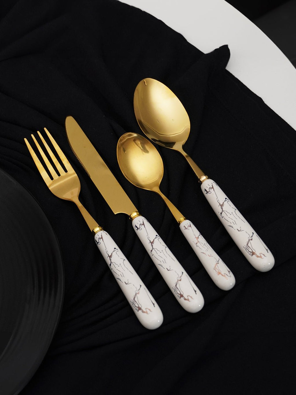 White and Gold Stainless Steel Cutlery Set of 24 - The Golden Theory