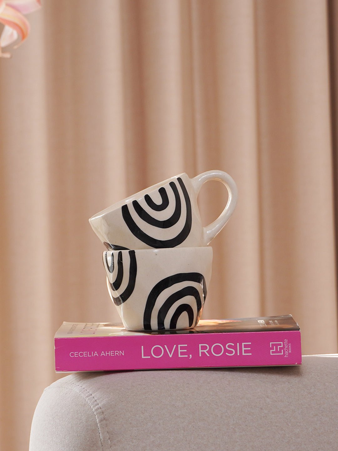 White Ceramic Mug with Hand-Painted Black Arch Design - The Golden Theory