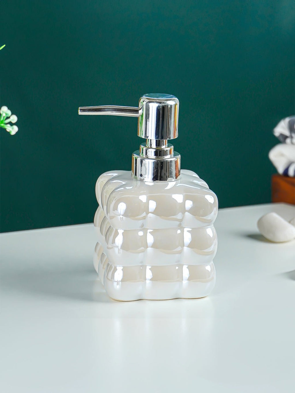 White Glossy Cloud-Inspired Ceramic Soap Dispenser - The Golden Theory