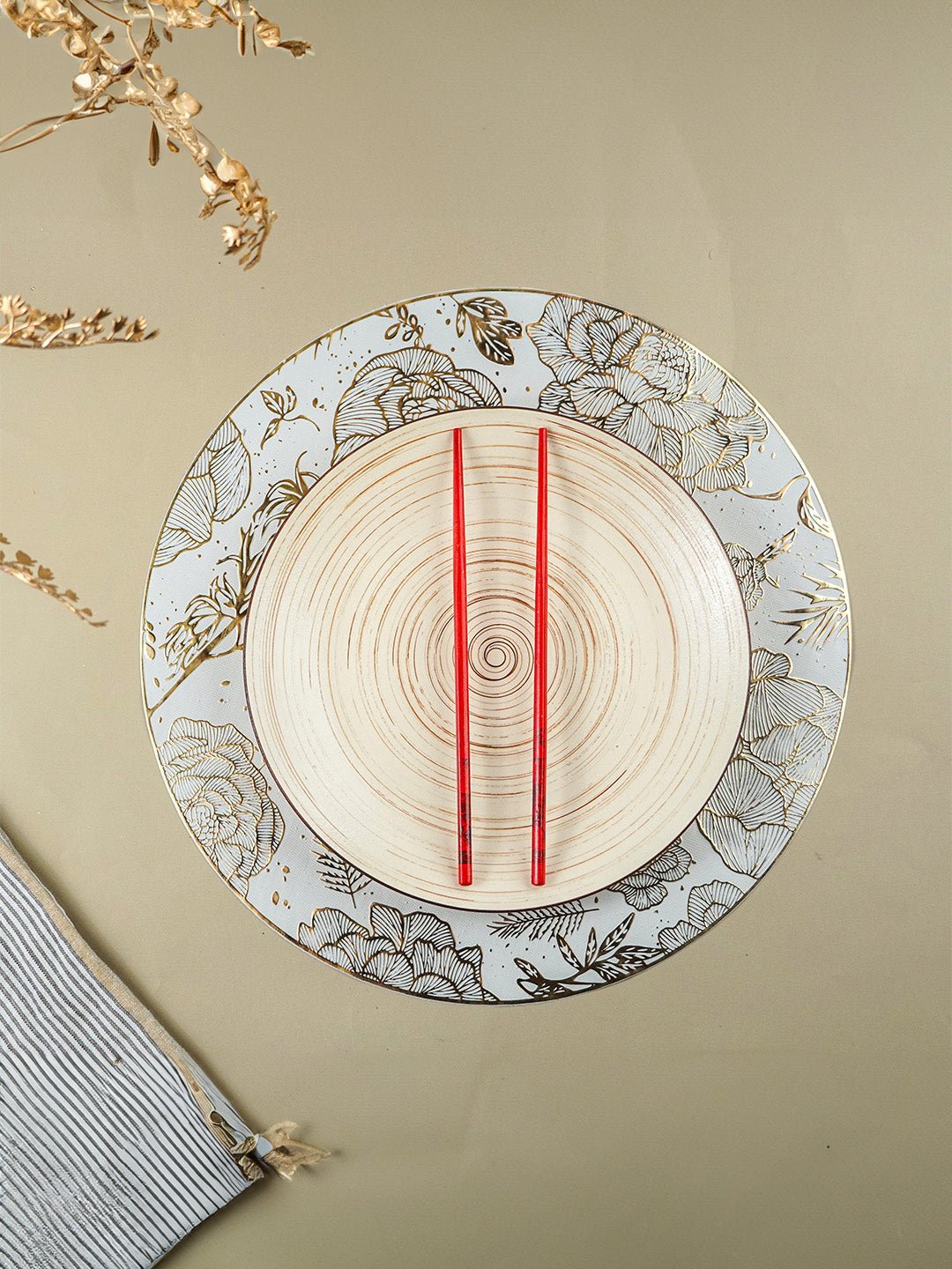 White & Gold Floral Table Mat with Botanical Illustration - The Golden Theory