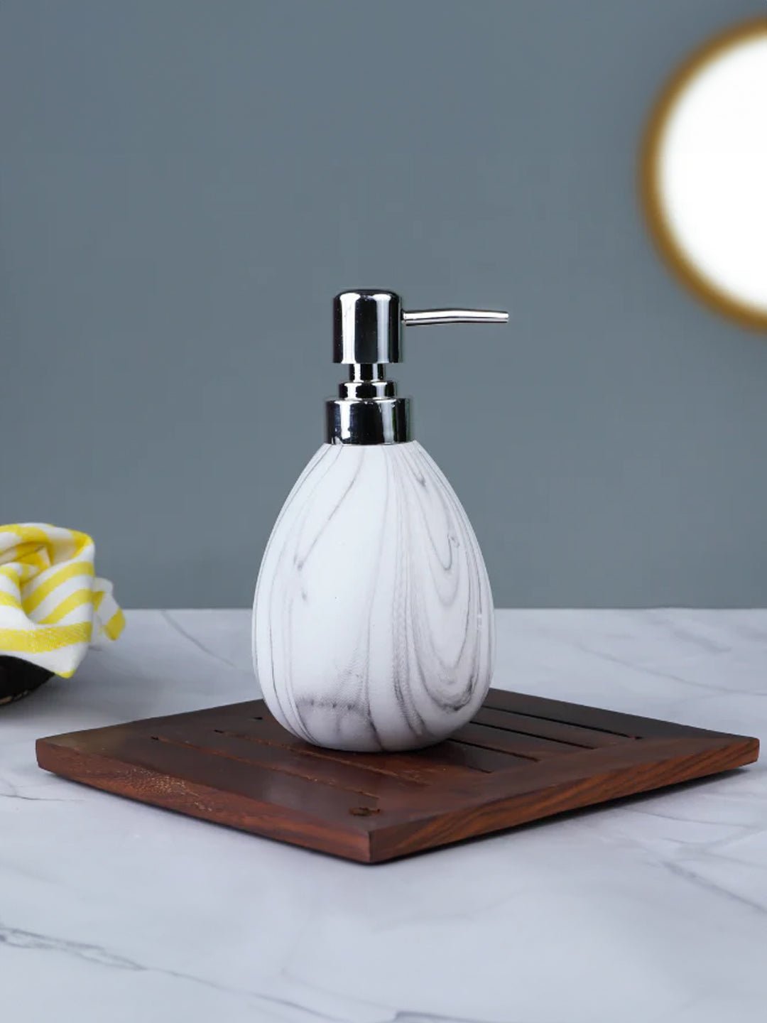 White Marble Art Bathroom Set – Luxurious Bath Accessories - The Golden Theory