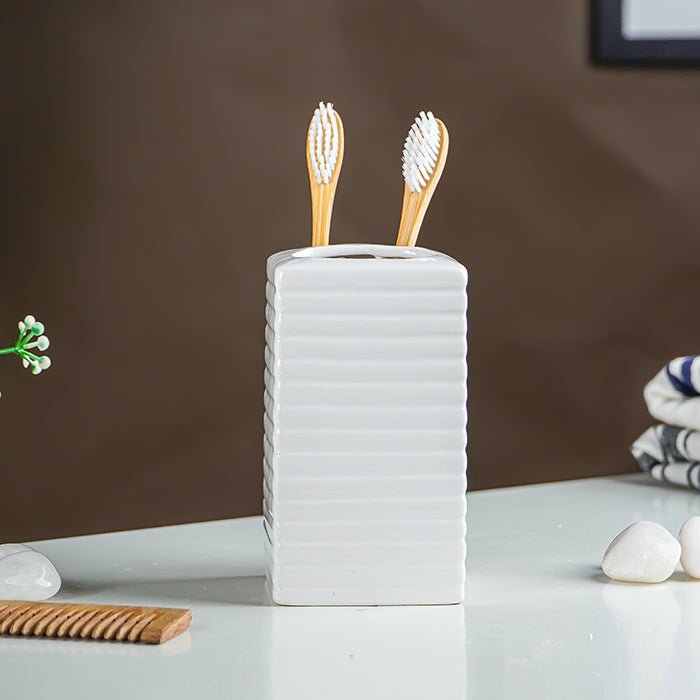 White Ribbed Ceramic Bathroom Set of 4 - The Golden Theory