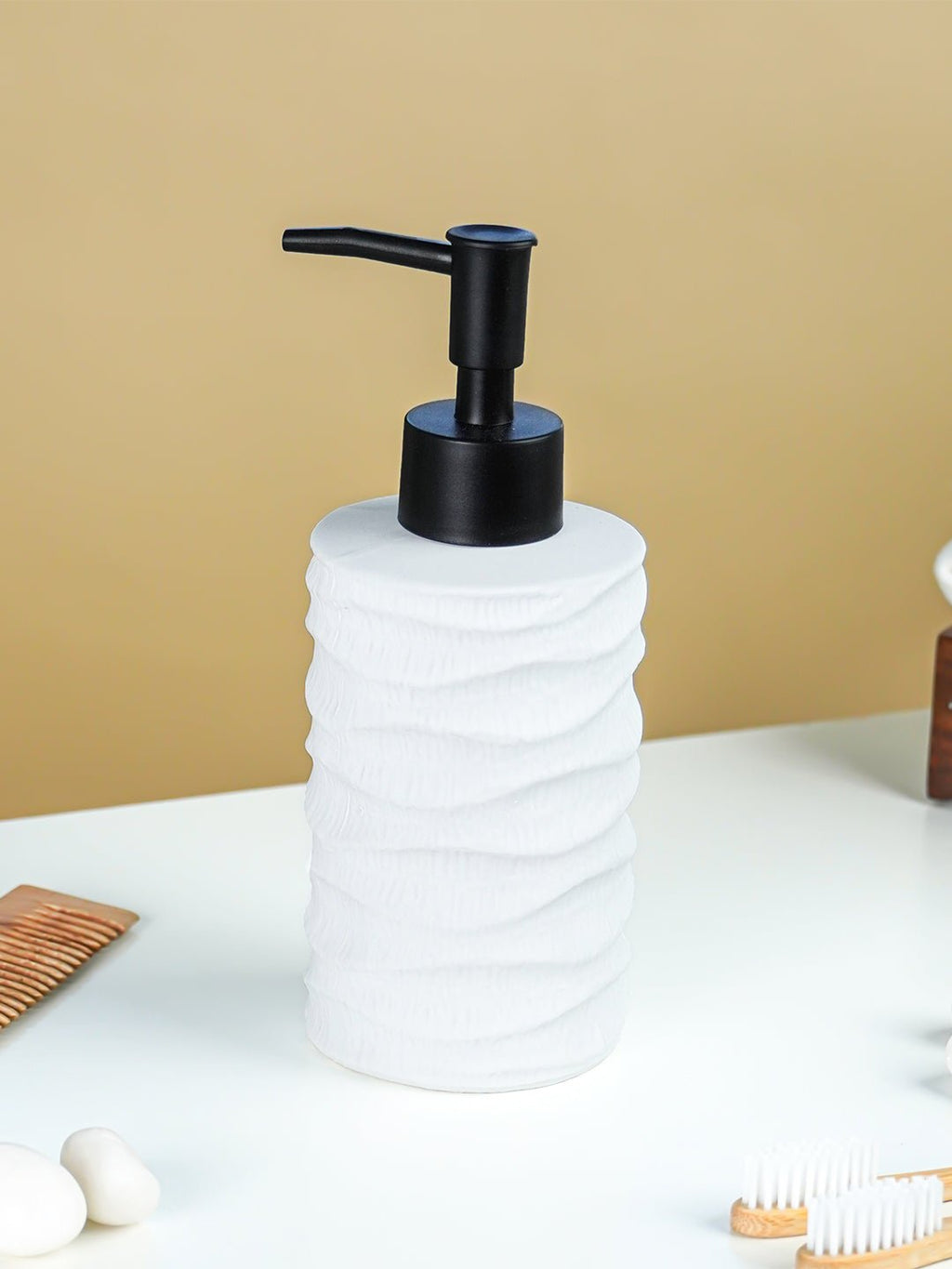 White Ripple Texture Ceramic Soap Dispenser - The Golden Theory